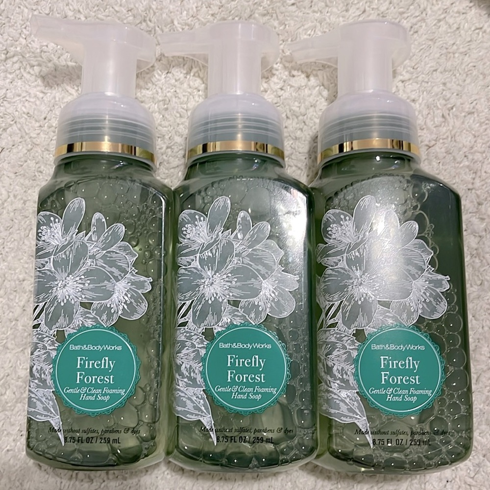 NEW- Bath & Body Works. Firefly Forest Foam Soap